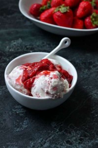 goatcheese-strawberries