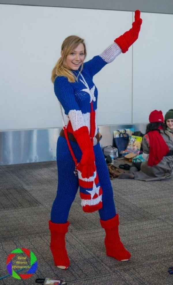 captain-america-knitted-costume