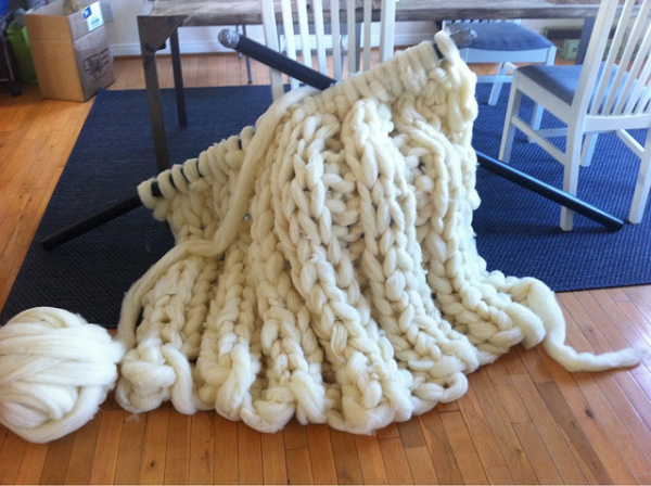 gigantic-knitted-blanket